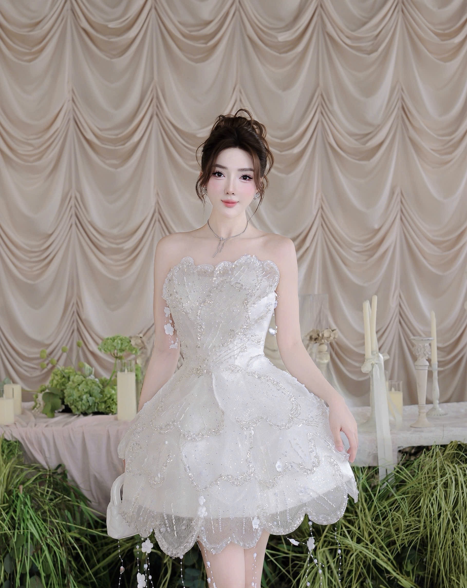 ชุดเดรส เกาะอก แต่งมุก+กลิตเตอร์ สีขาว 2039 Size S-M BKK