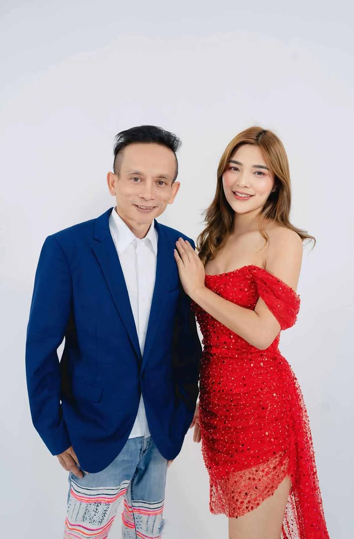 ชุดราตรียาว ปาดไหล่ แต่งกลิตเตอร์ สีชมพู 3025 Size M BKK - Image 9