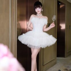 ชุดเดรส เกาะอก แต่งขน สีขาว 2026 Size M BKK