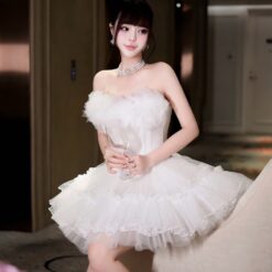 ชุดเดรส เกาะอก แต่งขน สีขาว 2026 Size M BKK