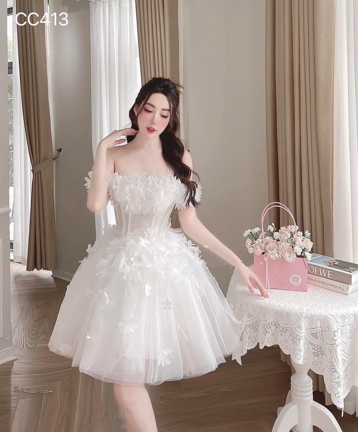 ชุดเดรส ปาดไหล่ แต่งดอก สีขาว 2049 Size M BKK - Image 2