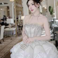 ชุดเดรส เกาะอก แต่งเพชร+กลิตเตอร์ สีขาว 2021 Size M BKK
