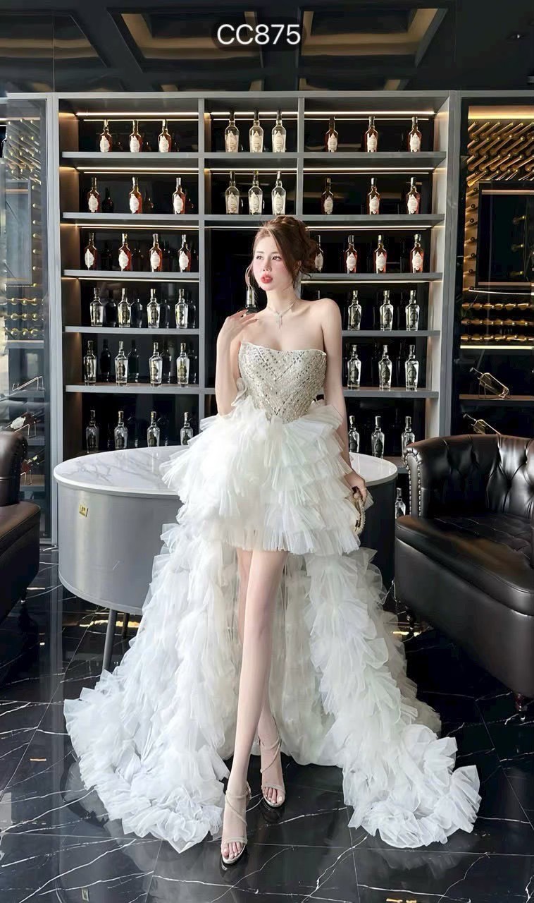 ชุดราตรียาว เกาะอก แต่งเพชร หางยาว สีขาว 3002 Size S BKK