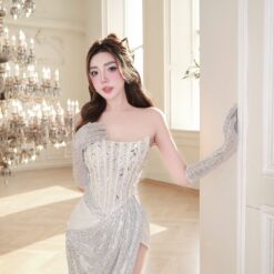 ชุดราตรียาว เกาะอก แต่งมุก+กลิตเตอร์ สีเงิน 3003 Size M-L BKK