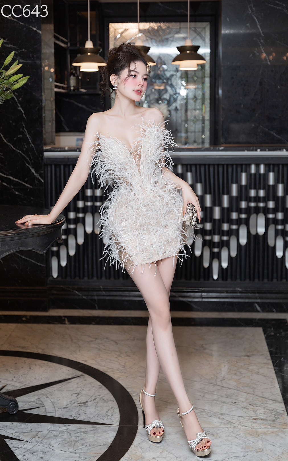 ชุดเดรส เกาะอก แต่งขน สีขาว-ครีม 2087 Size M BKK - Image 3