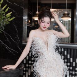 ชุดเดรส เกาะอก แต่งขน สีขาว-ครีม 2087 Size M BKK
