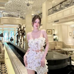 ชุดเซ็ท 2 ชิ้น เสื้อ+กระโปรง แต่งดอก สีขาว 4008 Size S BKK