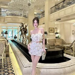 ชุดเซ็ท 2 ชิ้น เสื้อ+กระโปรง แต่งดอก สีขาว 4008 Size S BKK