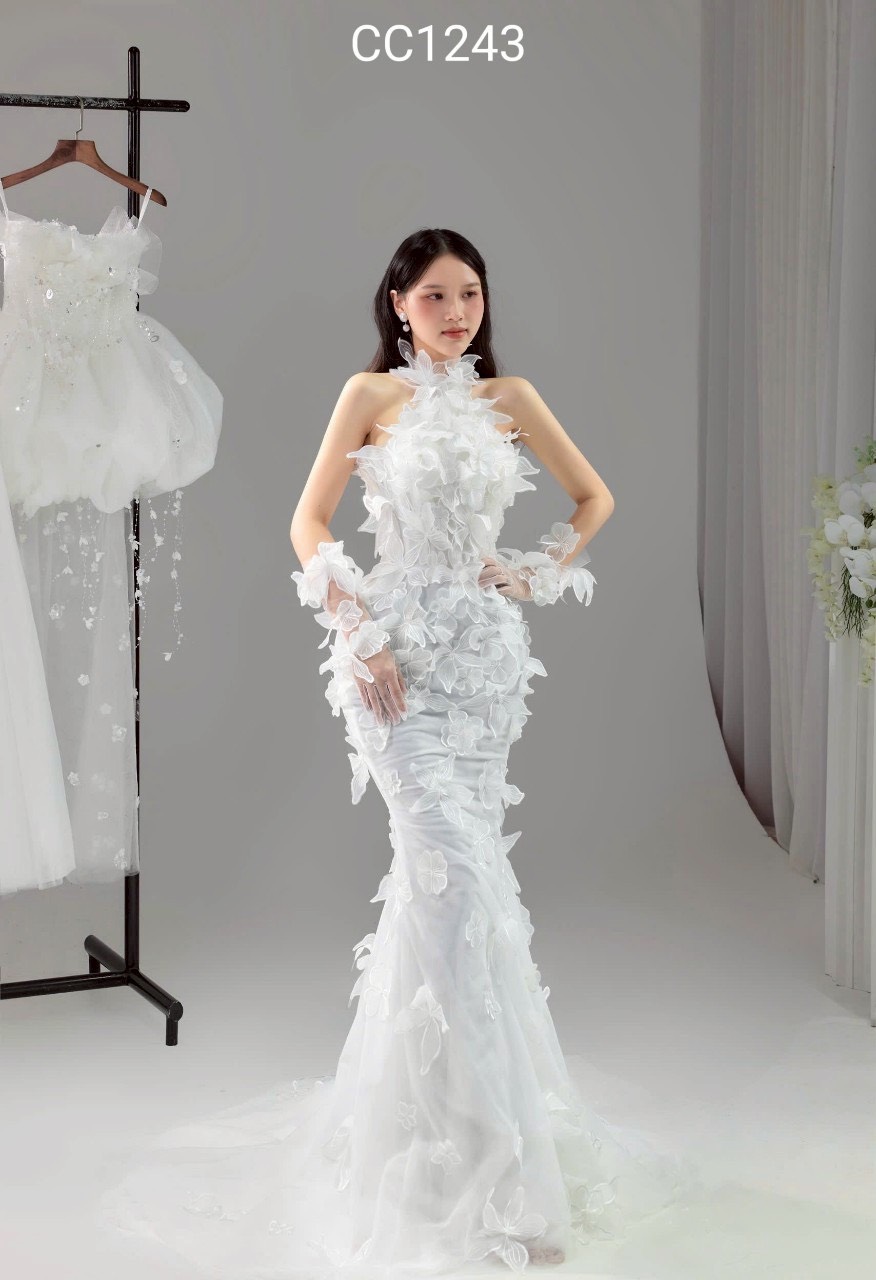ชุดแต่งงาน ราตรียาว คล้องคอ แต่งดอก สีขาว 3020 Size M BKK