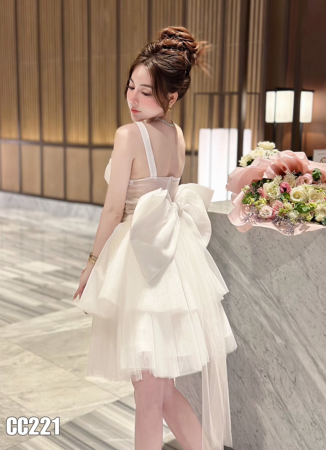 ชุดเดรส แต่งโบว์ ฟูฟ่อง สีขาว 2121 Size M BKK - Image 3