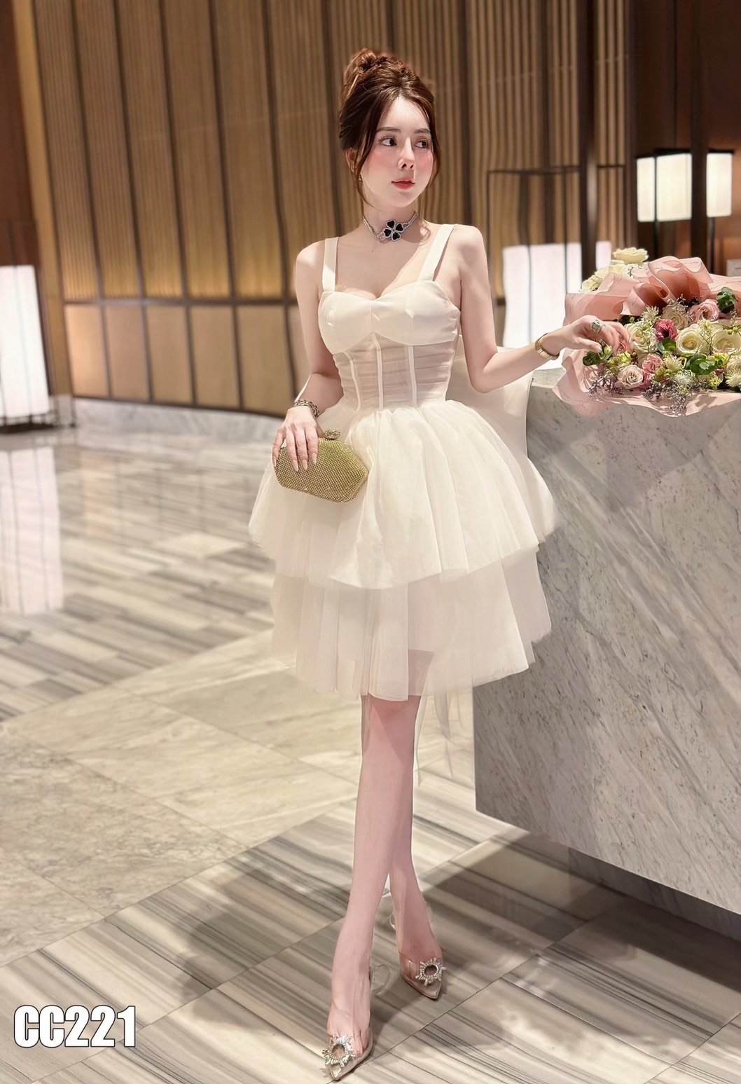 ชุดเดรส แต่งโบว์ ฟูฟ่อง สีขาว 2121 Size M BKK - Image 2