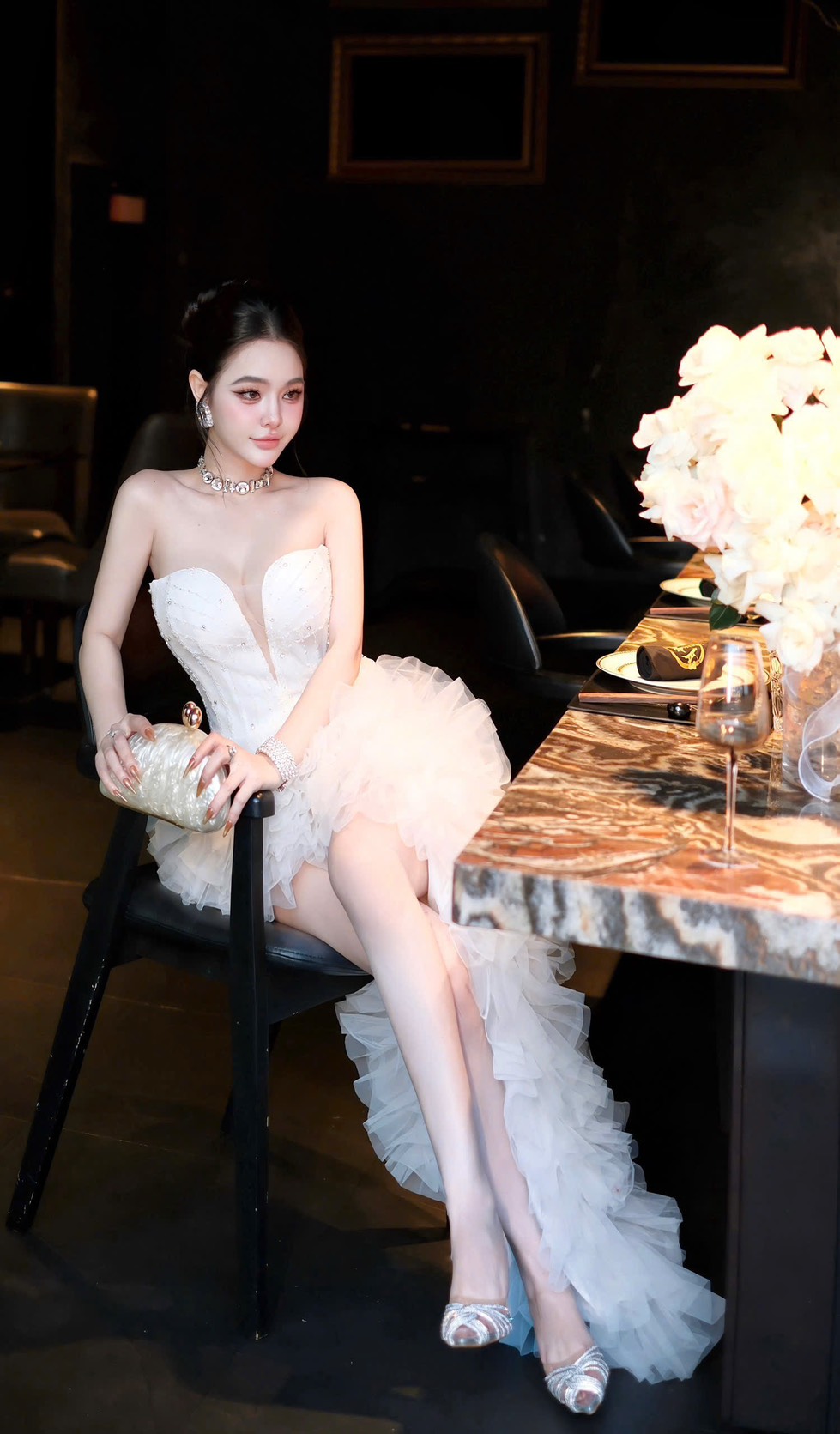 ชุดเดรส ราตรียาว แต่งมุก+เพชร สีขาว 3032 Size M BKK - Image 3