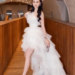 ชุดราตรียาว เกาะอก หางยาว ฟูฟ่อง สีขาว 3027 Size S-M BKK
