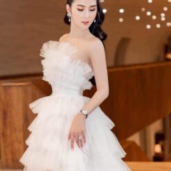 ชุดราตรียาว เกาะอก หางยาว ฟูฟ่อง สีขาว 3027 Size S-M BKK