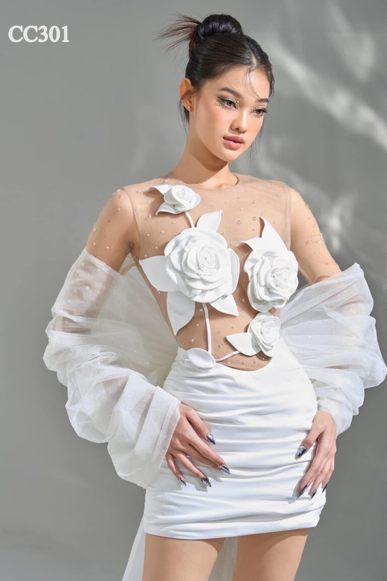 ชุดเดรส ชุดเจ้าสาว ซีทรู ดอกกุหลาบ สีขาว-ครีม 2117 Size M BKK