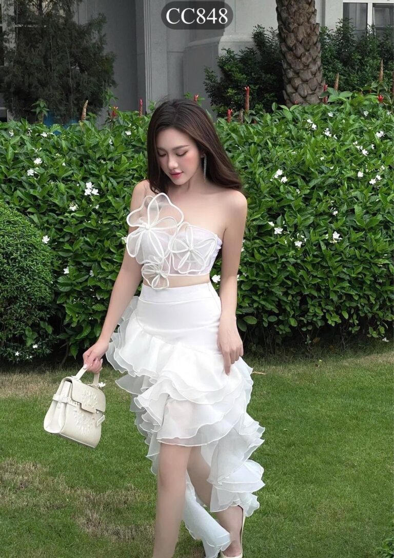 ชุดเซ็ท 2 ชิ้น เสื้อ+กระโปรง แต่งดอก สีขาว 4002 Size S BKK - Image 4