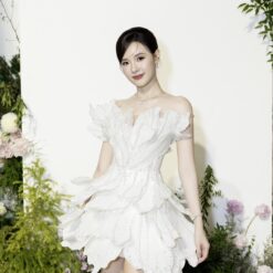 ชุดเดรส แต่งดอก+กลิตเตอร์ สีขาว 2102 Size M BKK
