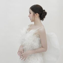 ชุดเดรส สายเดี่ยว ขนนก แต่งโบว์ สีขาว 2122 Size M BKK
