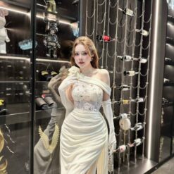 ชุดราตรียาว ปาดไหล่ แต่งเพชร สีขาว-ครีม 3015 Size S BKK