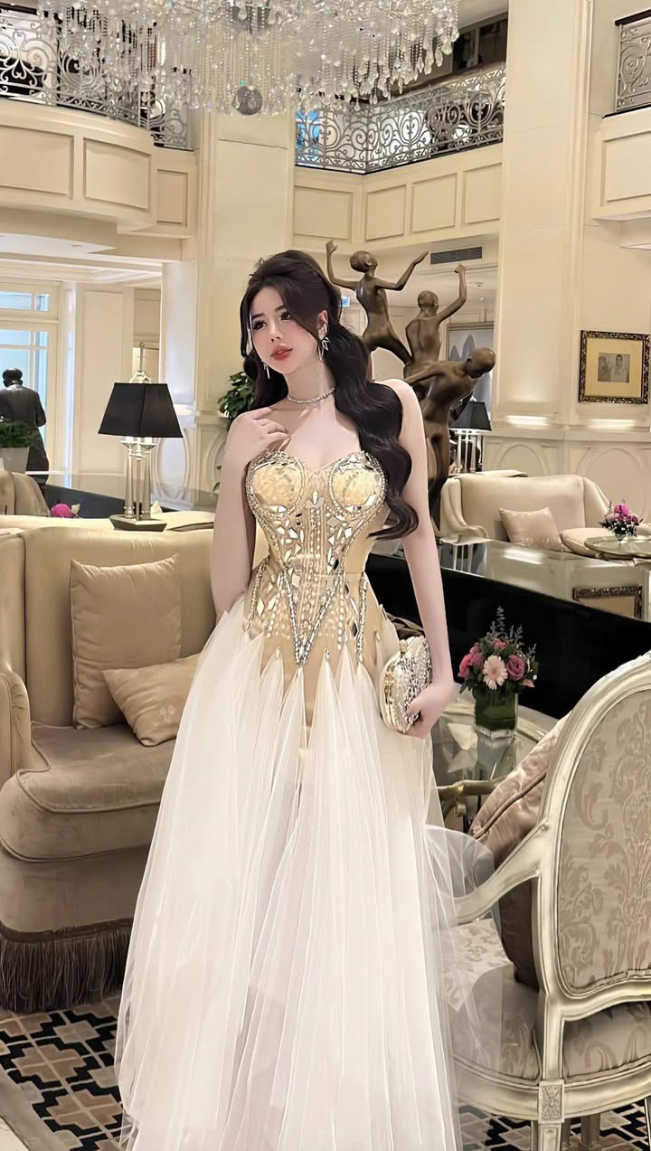 ชุดราตรี เกาะอก แต่งเพชร สีขาว-ครีม Brand HiSo 3043 Size S-M BKK - Image 3