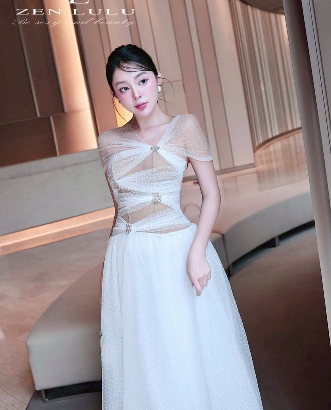 ชุดราตรี ปาดไหล่ สีขาว ZEN LULU 3067 SIZE S-M BKK