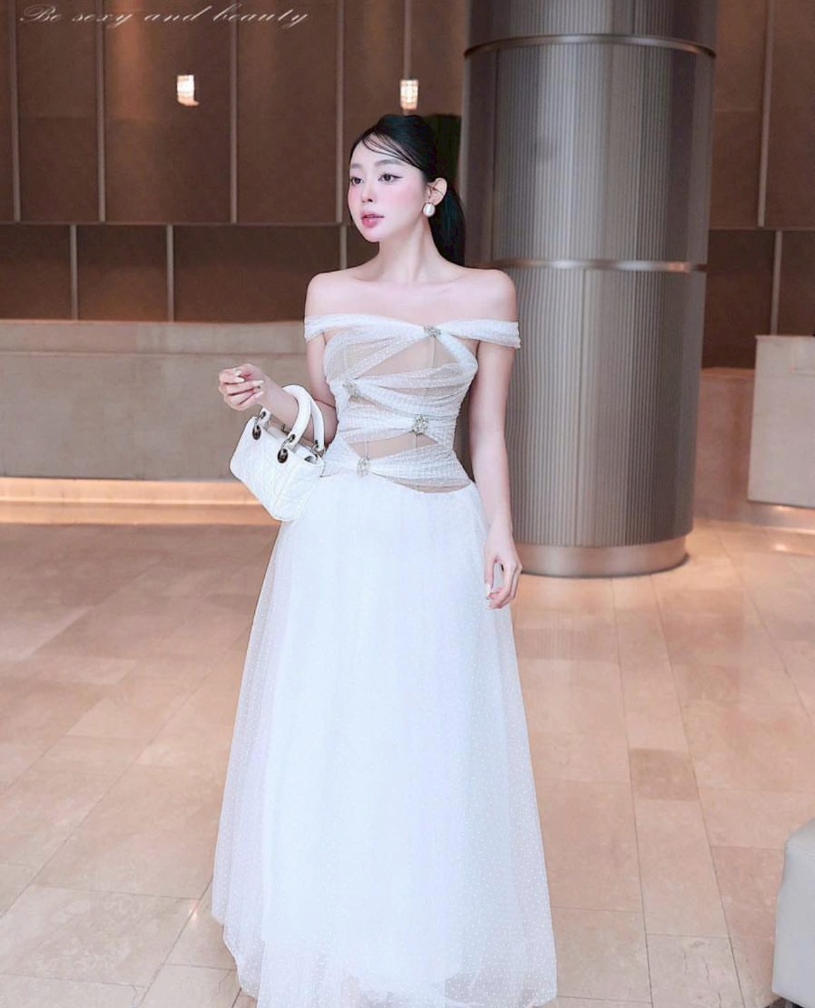 ชุดราตรี ปาดไหล่ สีขาว ZEN LULU 3067 SIZE S-M BKK - Image 3
