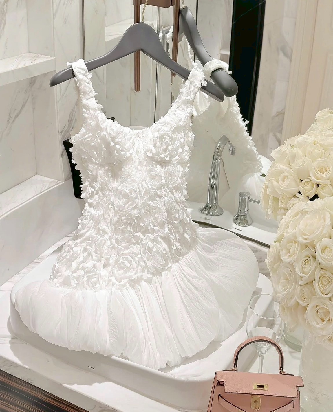 ชุดเดรส สายเดียว แต่งดอกกุหลาบ สีขาว TRANALI 2206 SIZE S-M BKK - Image 9