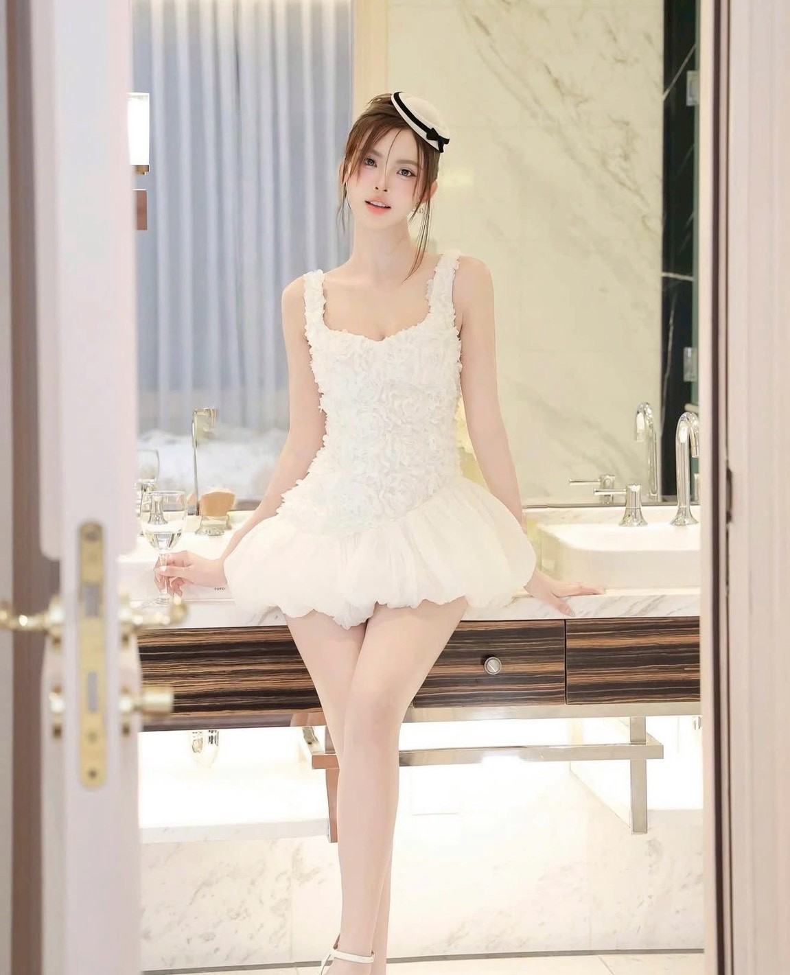 ชุดเดรส สายเดียว แต่งดอกกุหลาบ สีขาว TRANALI 2206 SIZE S-M BKK