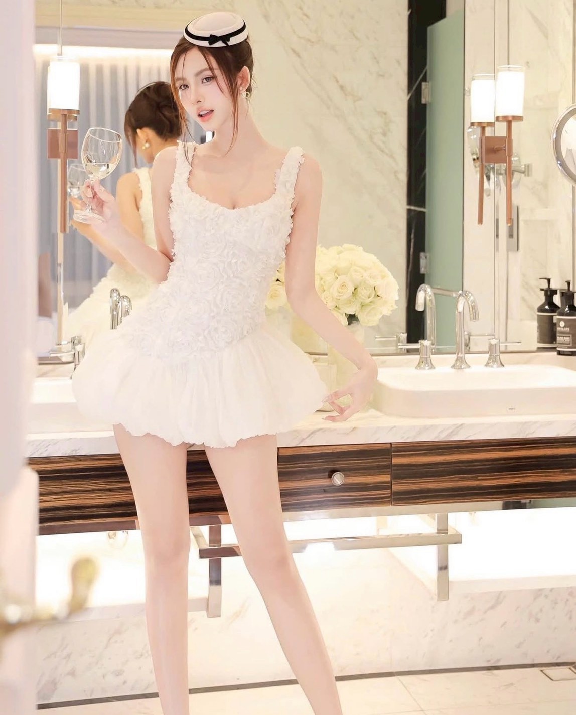 ชุดเดรส สายเดียว แต่งดอกกุหลาบ สีขาว TRANALI 2206 SIZE S-M BKK - Image 4