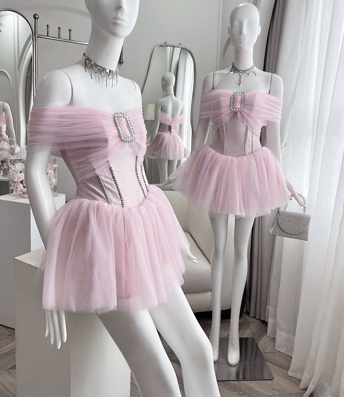 ชุดเดรส ปาดไหล่ สีชมพู สีขาว Brand เวียดนามแท้ 2179 Size S BKK
