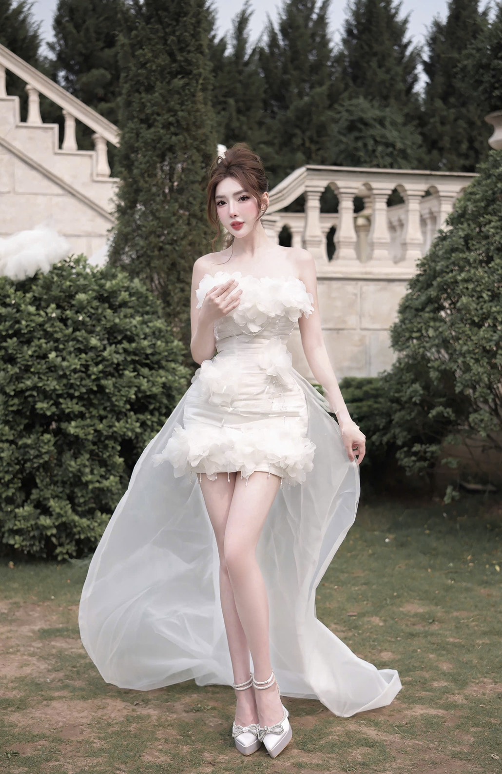 ชุดเดรส เกาะอก แต่งดอก สีขาว Brand HiSo 2181 Size S BKK