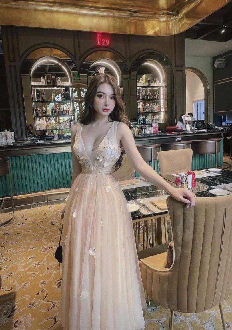 ชุดเดรส ราตรี สีครีม Brand HiSo 3063 Size S-M BKK