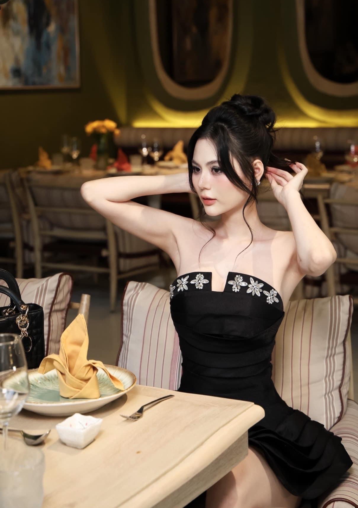 ชุดเดรส แต่งเพชร เกาะอก สีดำ BRAND TRANALI 2167 Size S BKK - Image 3