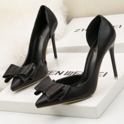 รองเท้า แต่งโบว์ สีขาว สีชมพู สีดำ สีแดง 9002 Size 38 BKK