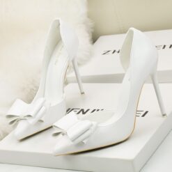 รองเท้า แต่งโบว์ สีขาว สีชมพู สีดำ สีแดง 9002 Size 38 BKK