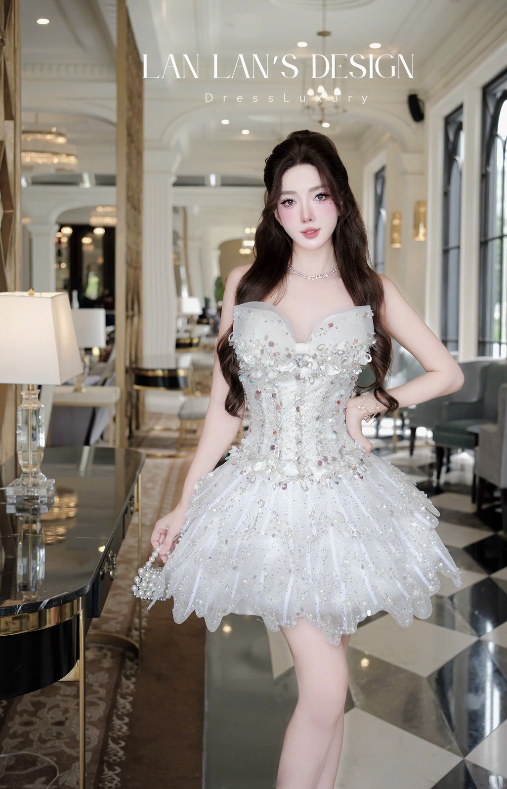 ชุดเดรส แต่งโบว์+กลิตเตอร์ สีขาว Brand HiSo 2225 Size M BKK
