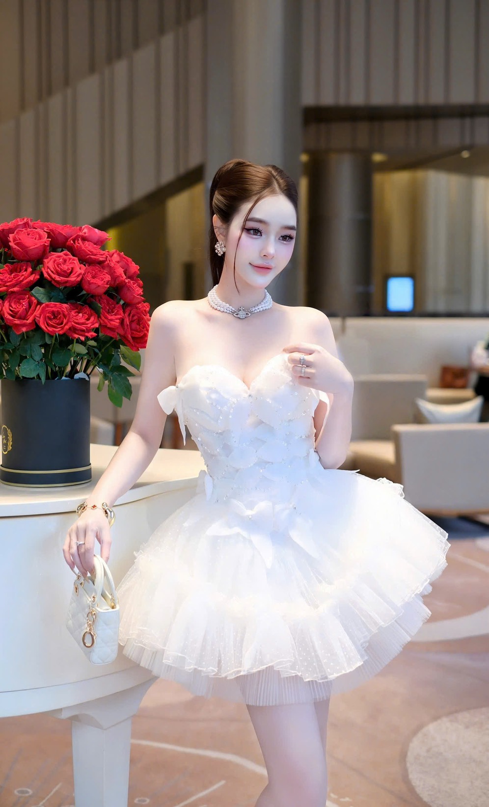 ชุดเดรส เกาะอก แต่งโบว์ สีขาว Brand HiSo 2224 Size S BKK