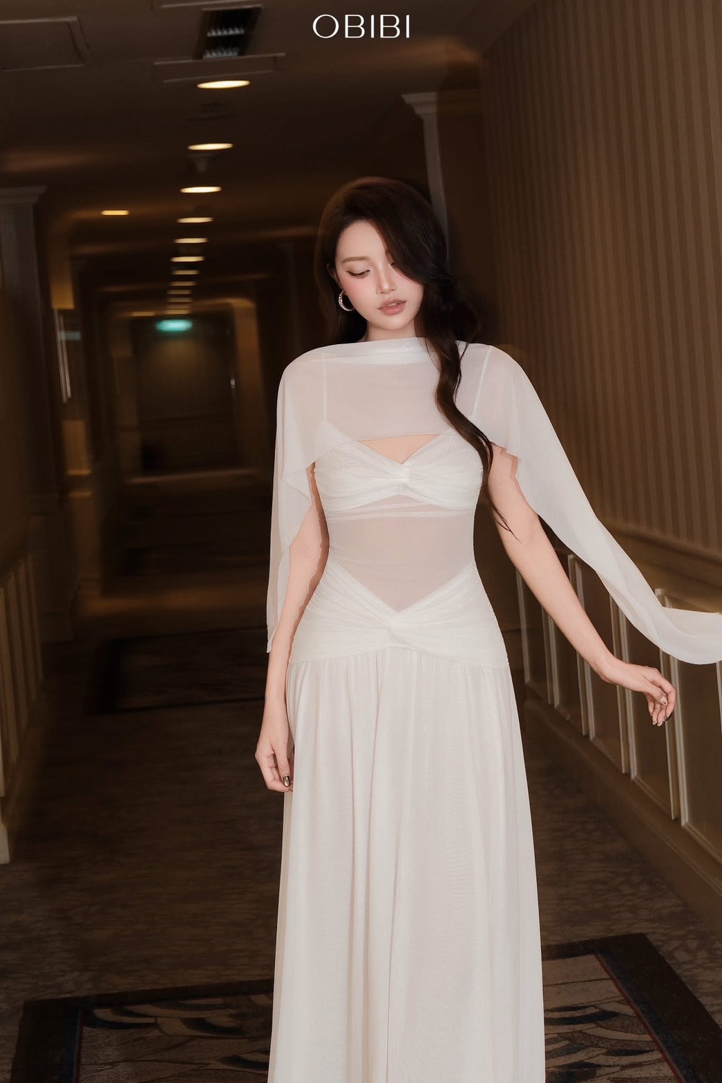 ชุดเดรส ราตรียาว สายเดี่ยว สีขาว BRAND OBIBI 3077 Size S,M BKK - Image 2