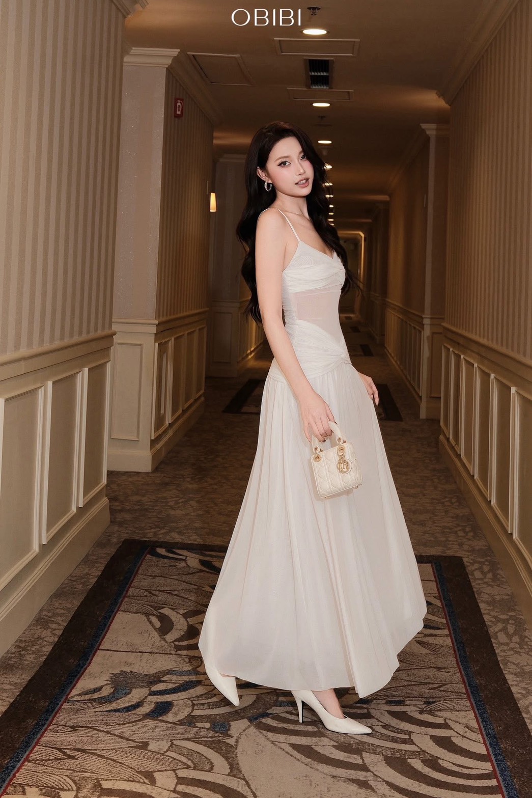 ชุดเดรส ราตรียาว สายเดี่ยว สีขาว BRAND OBIBI 3077 Size S,M BKK - Image 4