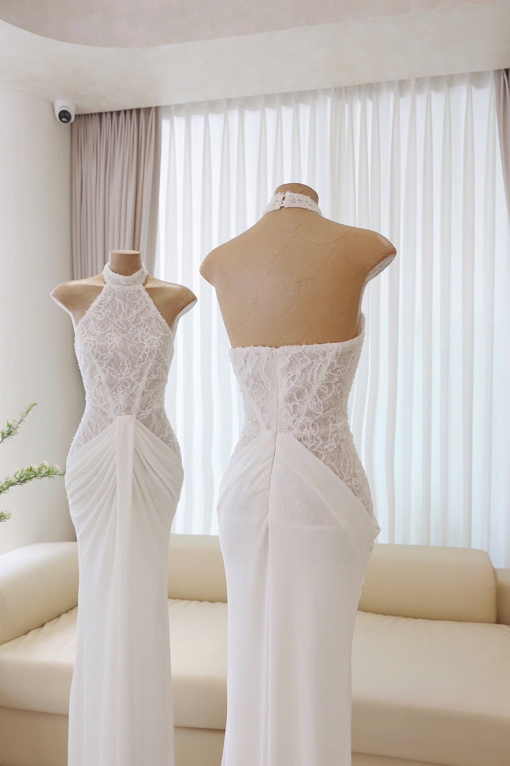 ชุดเดรส ราตรียาว คล้องคอ ลายลูกไม้ สีขาว BRAND OBIBI 3083 Size S-M BKK - Image 7