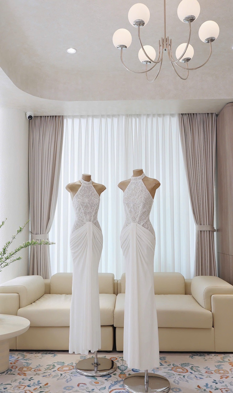 ชุดเดรส ราตรียาว คล้องคอ ลายลูกไม้ สีขาว BRAND OBIBI 3083 Size S-M BKK - Image 8