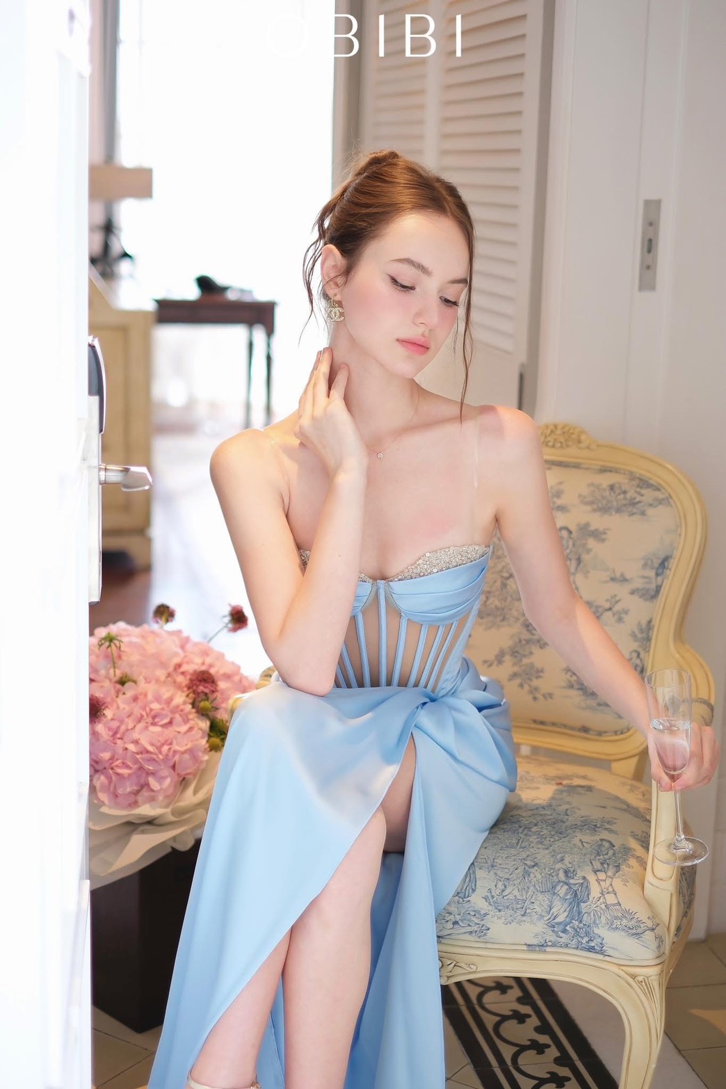 ชุดเดรส ราตรียาว เกาะอก เพรช สีขาว สีทอง สีฟ้า สีแดงไวน์ BRAND OBIBI 3084 Size S-M BKK - Image 17