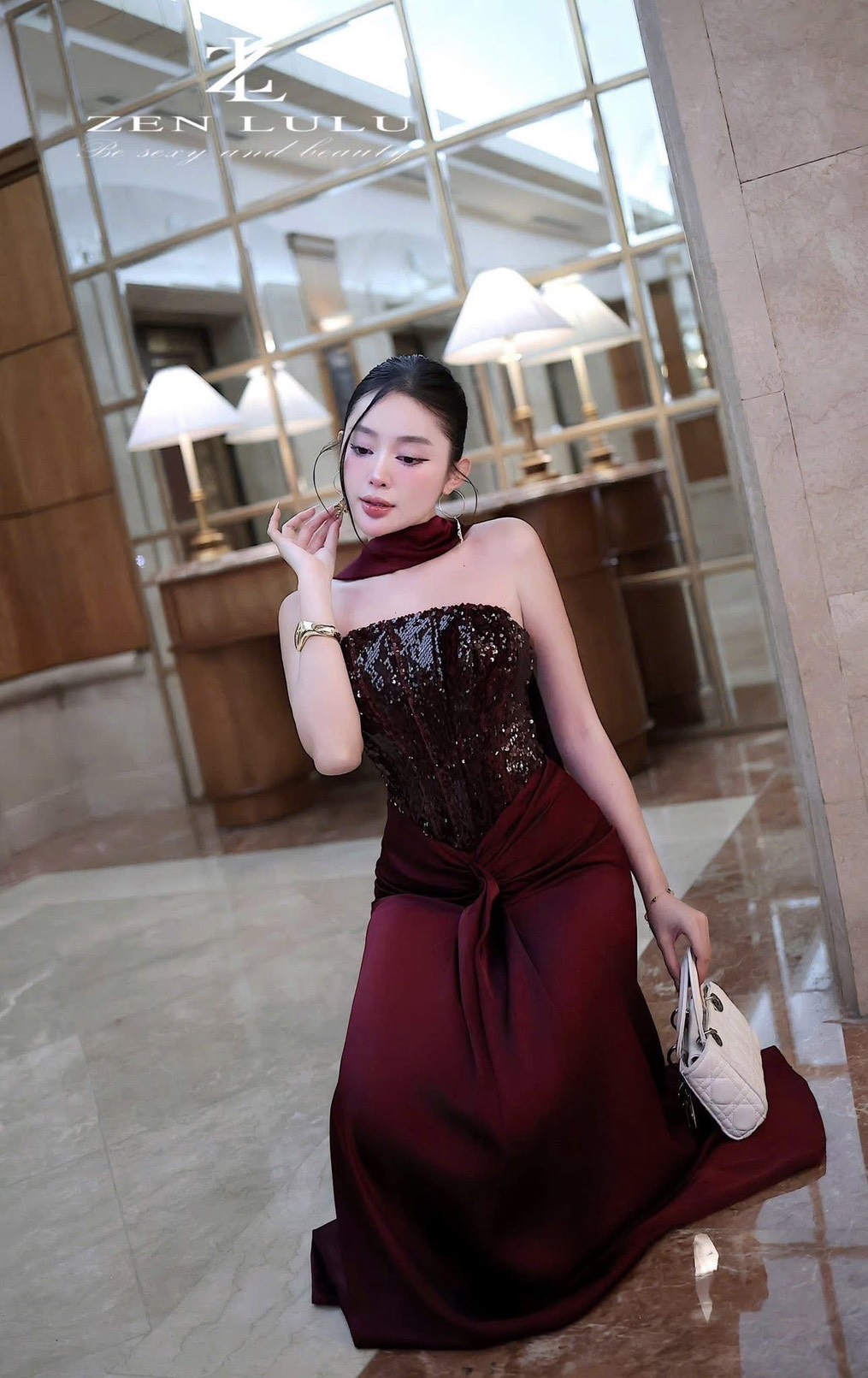 ชุดเดรส ราตรียาว เกาะอก แต่งกลิตเตอร์ สีแดงไวน์ BRAND ZEN LULU 3088 Size M BKK - Image 2