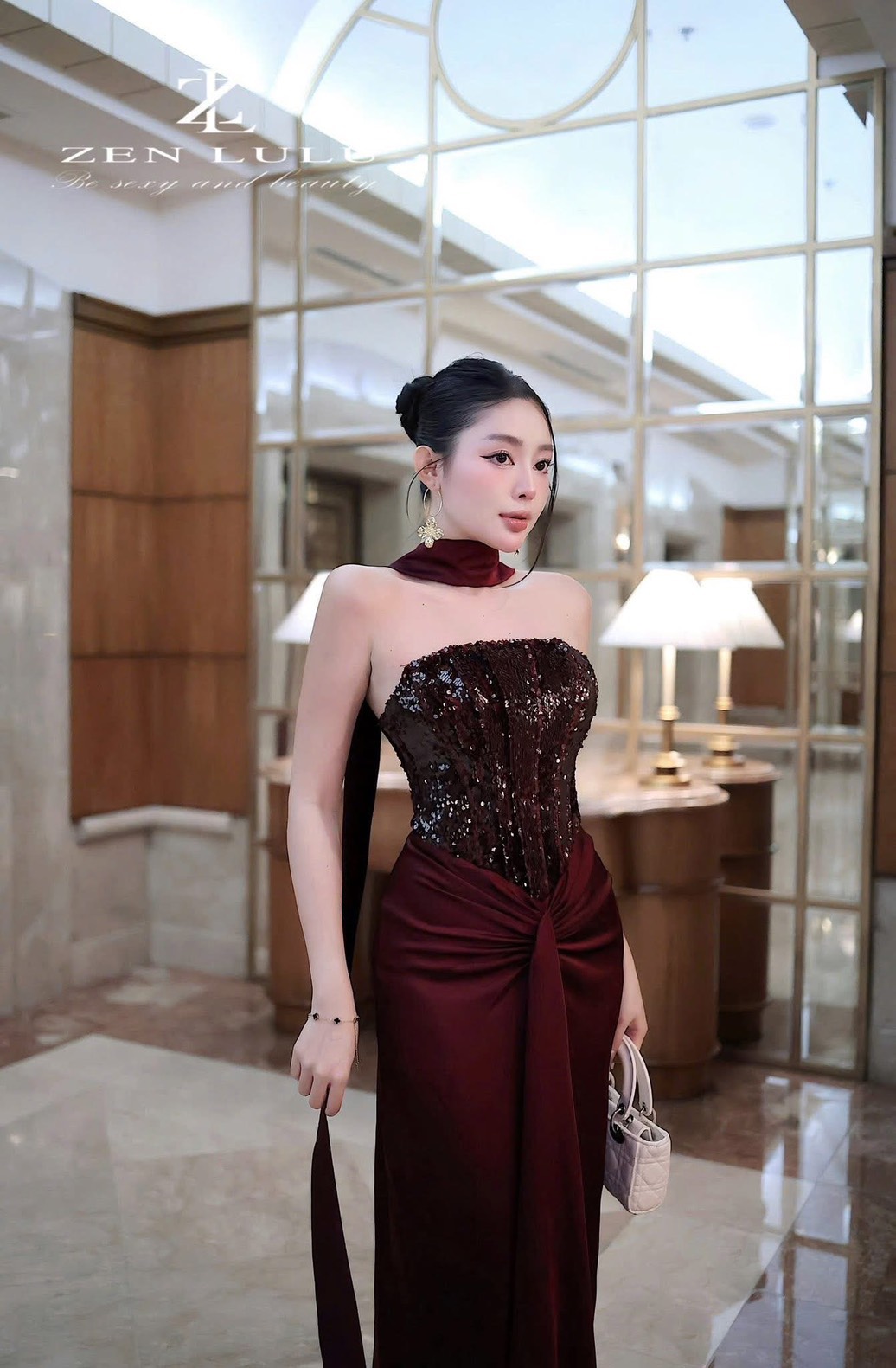ชุดเดรส ราตรียาว เกาะอก แต่งกลิตเตอร์ สีแดงไวน์ BRAND ZEN LULU 3088 Size M BKK - Image 4