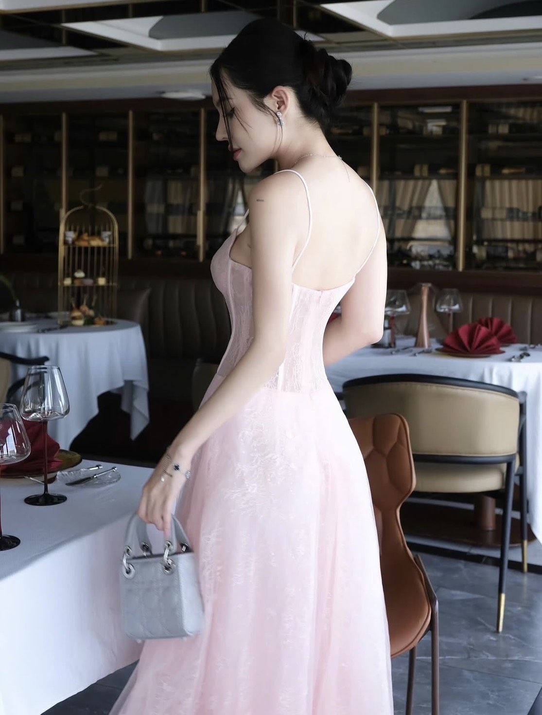 ชุดเดรส สายเดี่ยว แต่งลูกไม้ สีขาว สีชมพู BRAND OBIBI 2252 BKK - Image 9