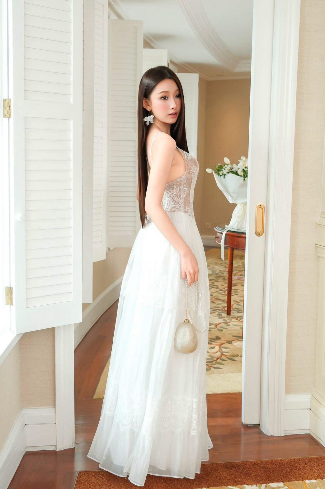 ชุดเดรส ราตรียาว สายเดี่ยว แต่งลูกไม้ สีขาว BRAND OBIBI 2270 BKK SIZE M - Image 5