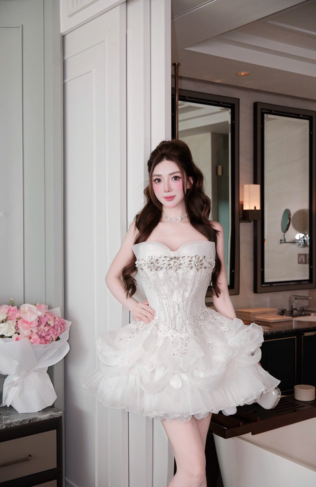 ชุดเดรส เกาะอก กลิตเตอร์ แต่งดอก สีขาว BRAND HISO 2330 BKK Size M - Image 4