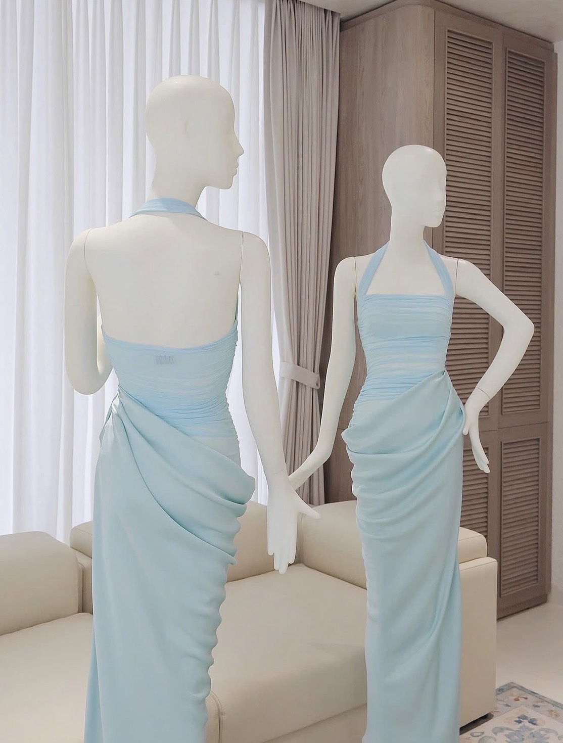 ชุดเดรสยาว ราตรี คล้องคอ เสื้อซีทรู-กระโปรงผ้าซาติน สีแดง,สีฟ้า BRAND OBIBI 2286 BKK SIZE S - Image 16