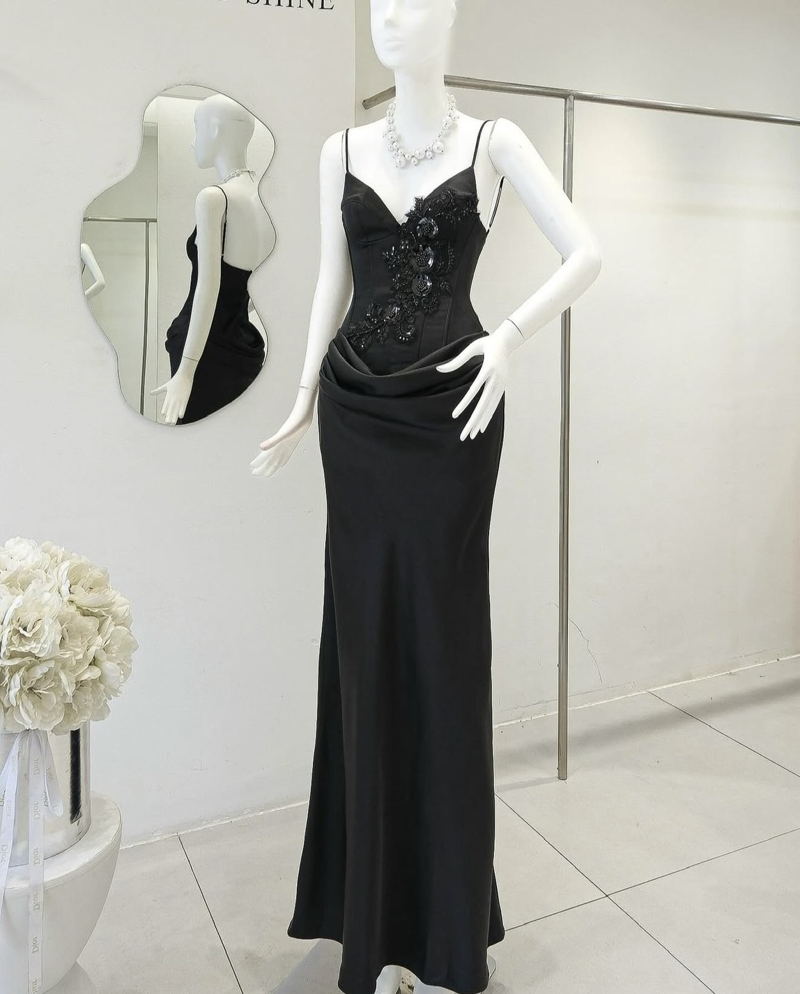 ชุดเดรสยาว ราตรี สายเดี่ยว แต่งดอก สีดำ BRAND Thao_bibii 2297 BKK SIZE S - Image 8
