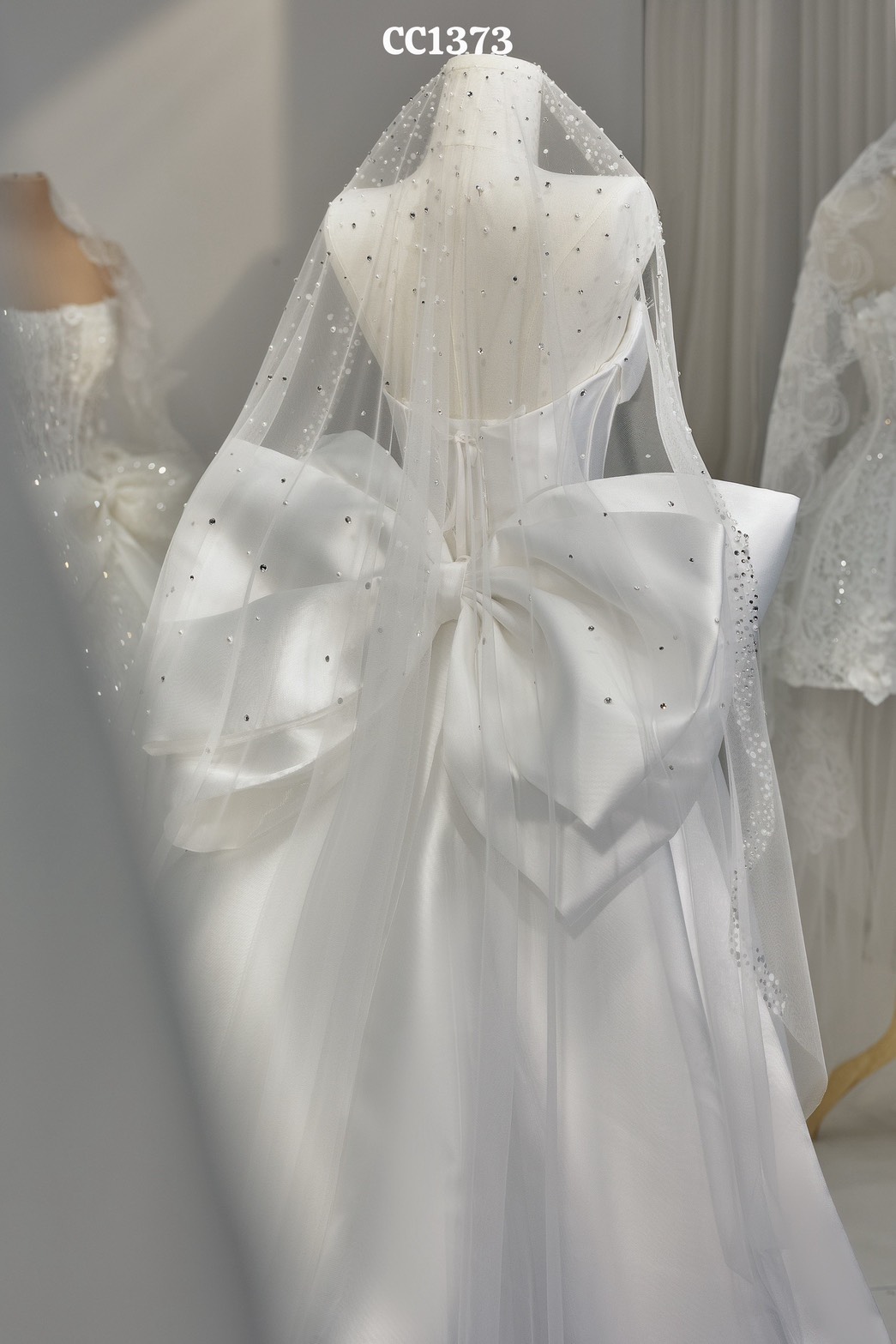 ชุดแต่งงาน ชุดเจ้าสาว แต่งโบว์ สีขาว BRAND HISO 2341 BKK Size S-M - Image 8